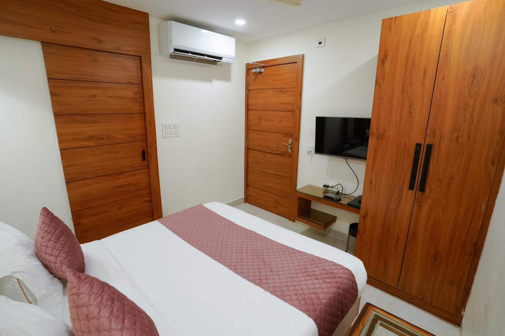 Hotel Eleven Heights Bhopal Exterior photo