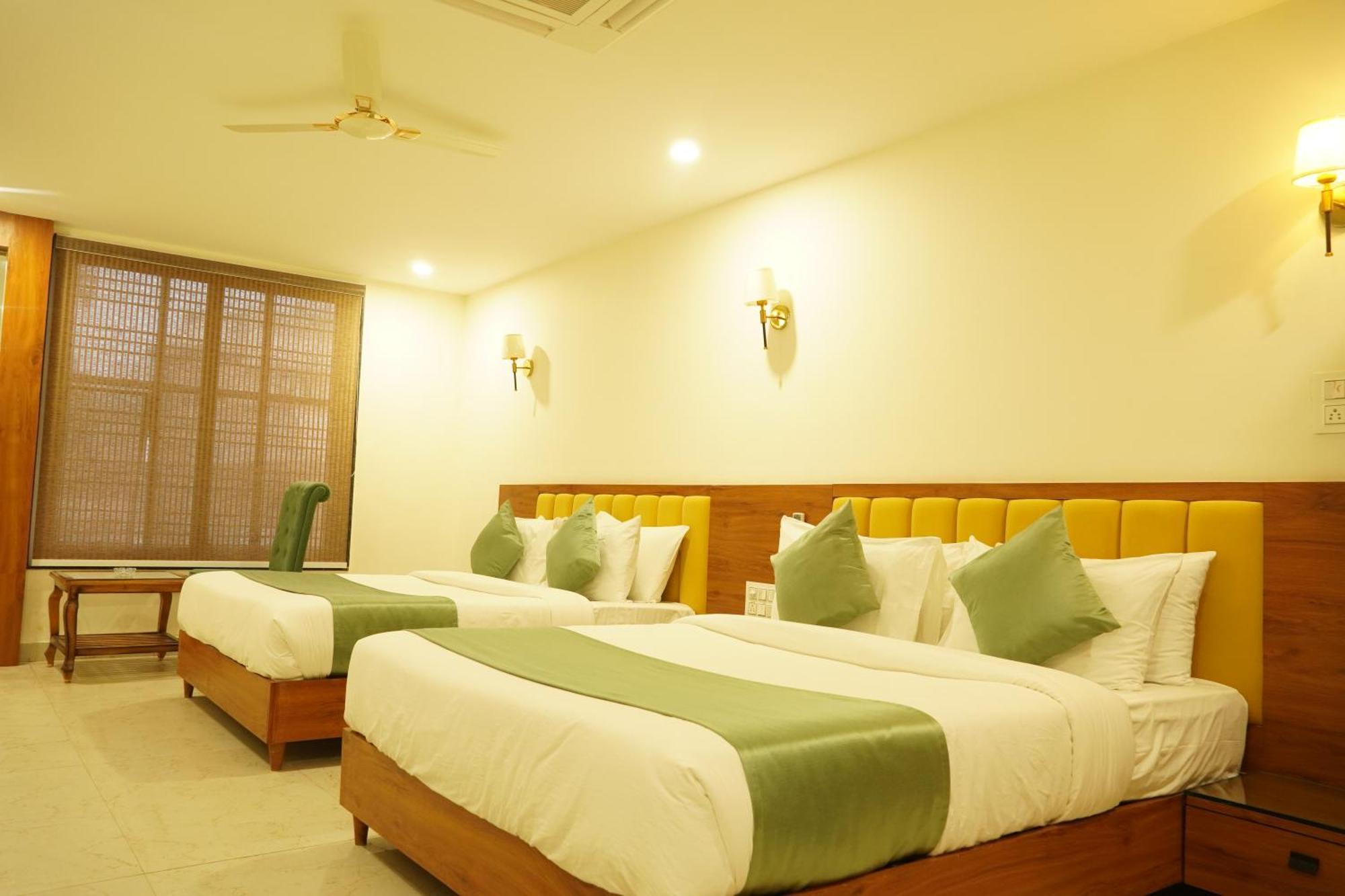 Hotel Eleven Heights Bhopal Exterior photo