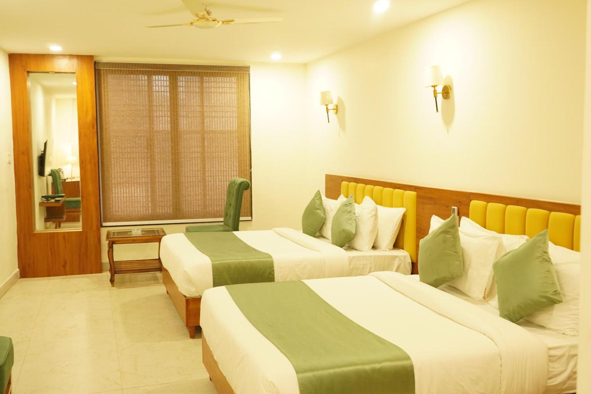 Hotel Eleven Heights Bhopal Exterior photo