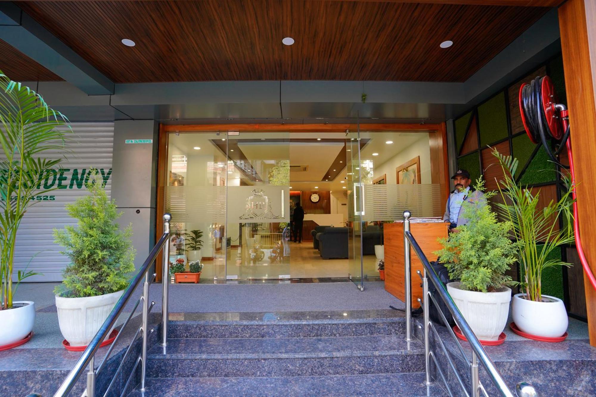 Hotel Eleven Heights Bhopal Exterior photo